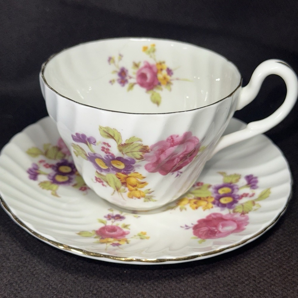 Vintage English Bone China Tea Cup Saucer Pink Rose Fluted‎ Cottagecore Teacup
